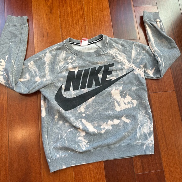 Vintage 70s grey and pink bleached tie dye Nike Sweatshirt - Picture 8 of 17